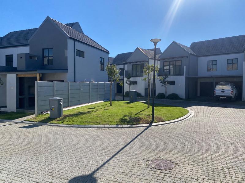 3 Bedroom Property for Sale in Silver Oaks Western Cape